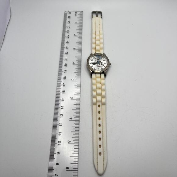 Retro Silver Minnie Mouse Watch - Picture 4 of 4